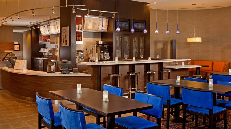 Courtyard by Marriott Inner Harbor Restaurant