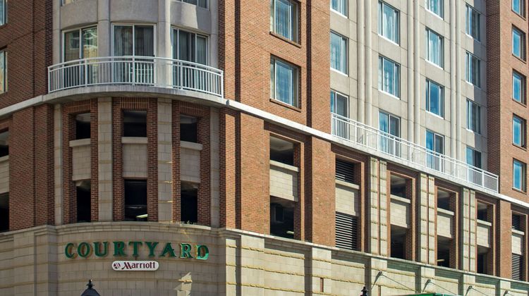 Courtyard by Marriott Inner Harbor Exterior