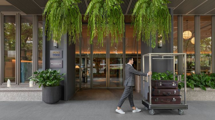 Madi Paidi Bangkok, Autograph Collection Exterior