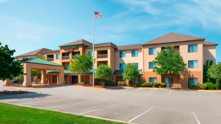 Courtyard Akron Fairlawn Exterior