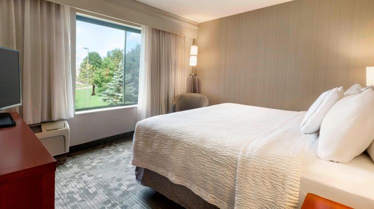 Courtyard Akron Fairlawn Suite