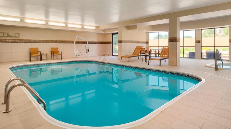 Courtyard Akron Fairlawn Pool