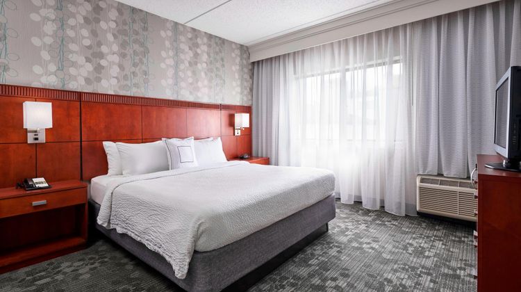 Courtyard Baltimore BWI Airport Suite
