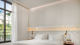 <b>Cotton House Hotel, Autograph Collection Room</b>. Images powered by <a href="https://www.leonardoworldwide.com/" title="Leonardo Worldwide" target="_blank">Leonardo</a>.