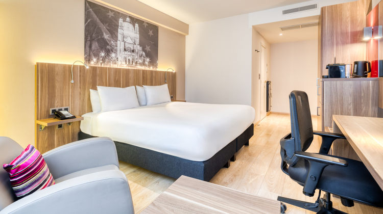 Holiday Inn Brussels-Schuman Room