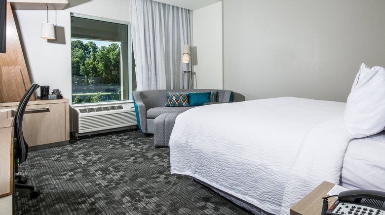 <b>Courtyard Columbia Cayce Room</b>. Images powered by <a href="https://www.leonardoworldwide.com/" title="Leonardo Worldwide" target="_blank">Leonardo</a>.