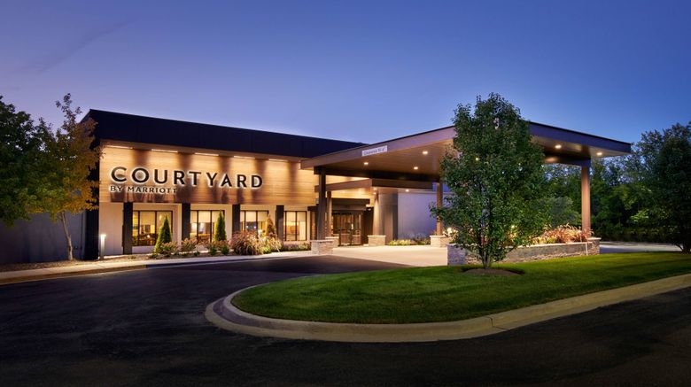 <b>Courtyard Chicago Highland Park Exterior</b>. Images powered by <a href="https://www.leonardoworldwide.com/" title="Leonardo Worldwide" target="_blank">Leonardo</a>.