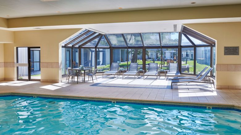 <b>Courtyard Chicago Highland Park Pool</b>. Images powered by <a href="https://www.leonardoworldwide.com/" title="Leonardo Worldwide" target="_blank">Leonardo</a>.