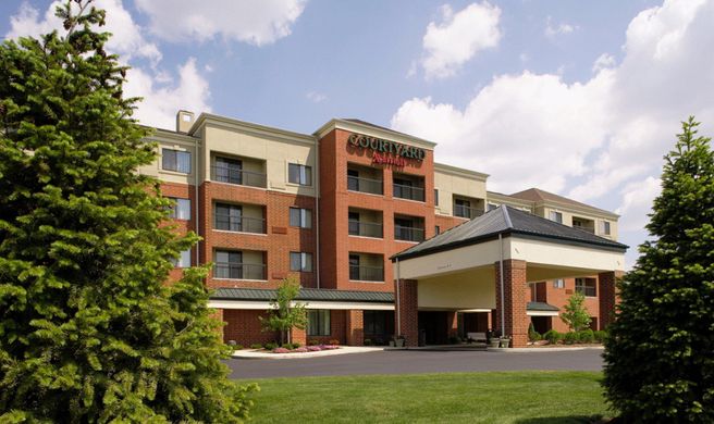 Courtyard Akron Stow Exterior