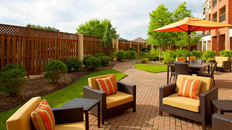 Courtyard Akron Stow Exterior