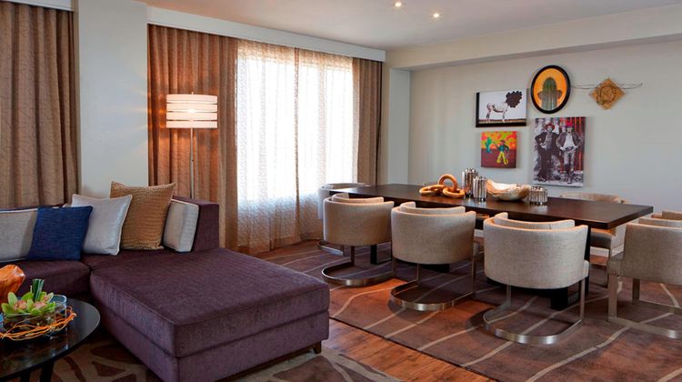 The Worthington Renaissance Fort Worth Suite