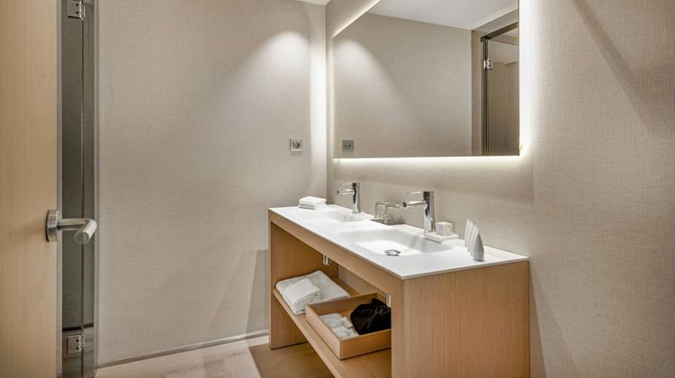 AC Victoria Suites Room