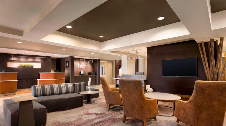 <b>Courtyard Bloomington/Normal Lobby</b>. Images powered by <a href="https://www.leonardoworldwide.com/" title="Leonardo Worldwide" target="_blank">Leonardo</a>.
