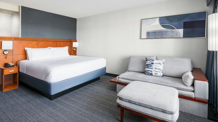 Courtyard Hartford Farmington Room