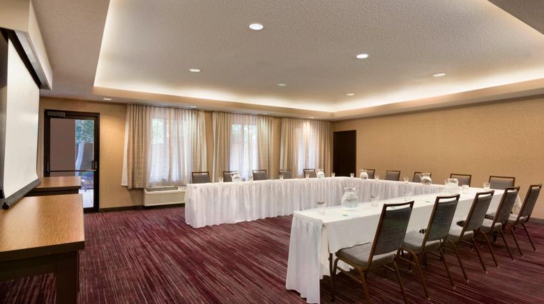 <b>Courtyard Bloomington/Normal Meeting</b>. Images powered by <a href="https://www.leonardoworldwide.com/" title="Leonardo Worldwide" target="_blank">Leonardo</a>.