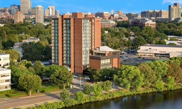 Courtyard by Marriott Boston Cambridge