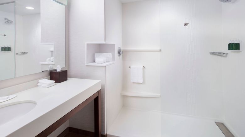<b>Courtyard Cape Girardeau Downtown Room</b>. Images powered by <a href="https://www.leonardoworldwide.com/" title="Leonardo Worldwide" target="_blank">Leonardo</a>.