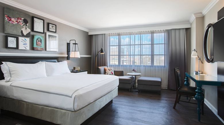 <b>The Lindy Renaissance Charleston Hotel Room</b>. Images powered by <a href="https://www.leonardoworldwide.com/" title="Leonardo Worldwide" target="_blank">Leonardo</a>.