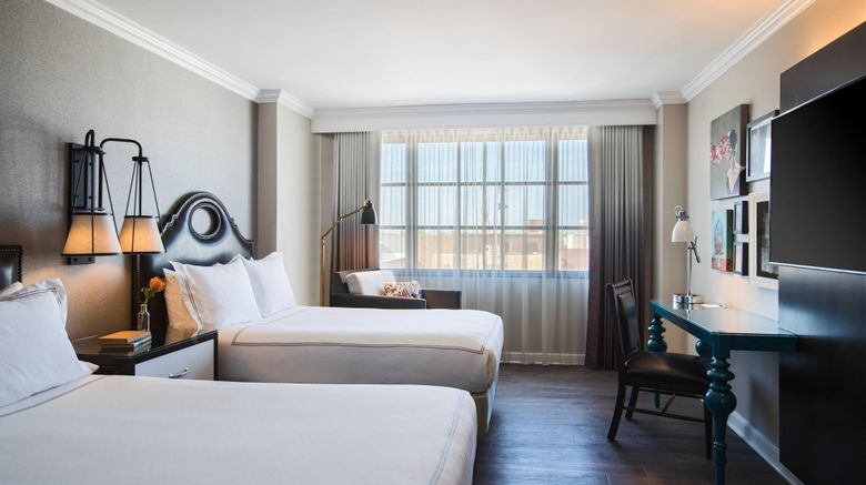 <b>The Lindy Renaissance Charleston Hotel Room</b>. Images powered by <a href="https://www.leonardoworldwide.com/" title="Leonardo Worldwide" target="_blank">Leonardo</a>.