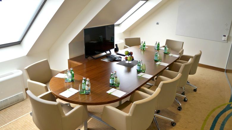 <b>Courtyard Marriott Belgrade City Center Meeting</b>. Images powered by <a href="https://www.leonardoworldwide.com/" title="Leonardo Worldwide" target="_blank">Leonardo</a>.