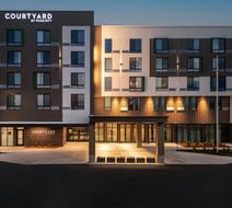 Courtyard Cleveland Marriott Exterior