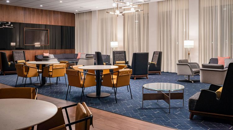 Courtyard Cleveland Marriott Lobby