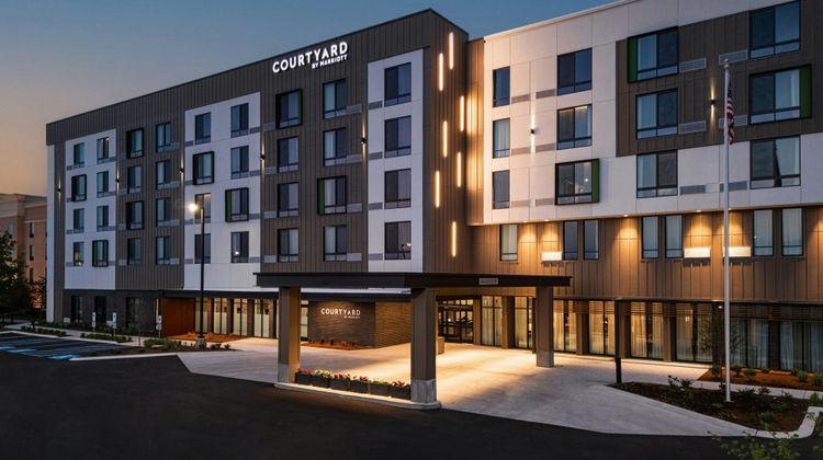 Courtyard Cleveland Marriott Exterior