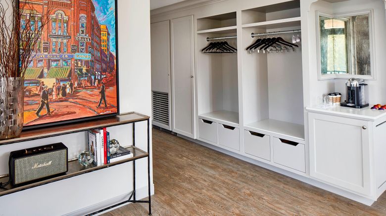 <b>The Edwin Hotel, Autograph Collection Suite</b>. Images powered by <a href="https://www.leonardoworldwide.com/" title="Leonardo Worldwide" target="_blank">Leonardo</a>.