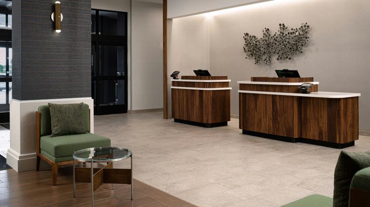 Courtyard Cleveland Marriott Lobby