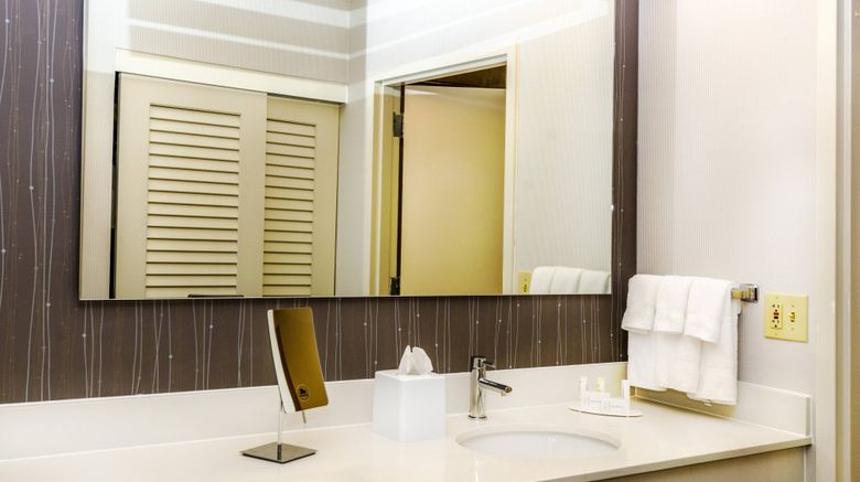 <b>Courtyard by Marriott Nashville Opryland Room</b>. Images powered by <a href="https://www.leonardoworldwide.com/" title="Leonardo Worldwide" target="_blank">Leonardo</a>.