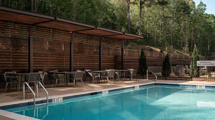 Courtyard Cleveland Marriott Pool