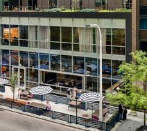 Aloft Chicago Mag Mile Exterior