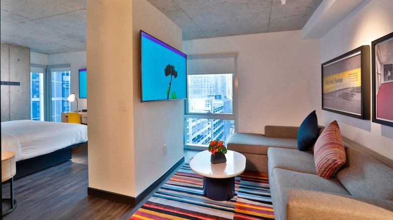 <b>Aloft Chicago Mag Mile Room</b>. Images powered by <a href="https://www.leonardoworldwide.com/" title="Leonardo Worldwide" target="_blank">Leonardo</a>.