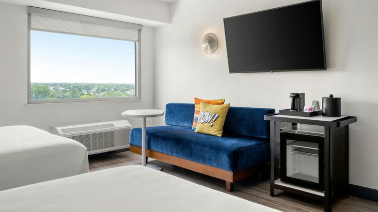 <b>Aloft Chicago Schaumburg Room</b>. Images powered by <a href="https://www.leonardoworldwide.com/" title="Leonardo Worldwide" target="_blank">Leonardo</a>.