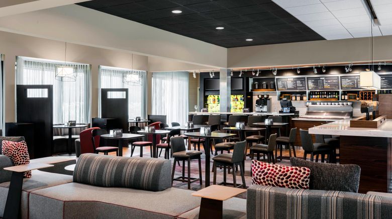 <b>Courtyard by Marriott Chicago O'Hare Lobby</b>. Images powered by <a href="https://www.leonardoworldwide.com/" title="Leonardo Worldwide" target="_blank">Leonardo</a>.