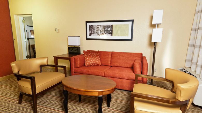 <b>Courtyard by Marriott Chicago O'Hare Room</b>. Images powered by <a href="https://www.leonardoworldwide.com/" title="Leonardo Worldwide" target="_blank">Leonardo</a>.