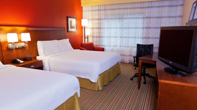 <b>Courtyard by Marriott Chicago O'Hare Room</b>. Images powered by <a href="https://www.leonardoworldwide.com/" title="Leonardo Worldwide" target="_blank">Leonardo</a>.