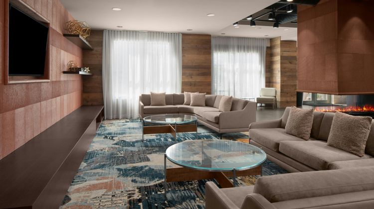 Courtyard by Marriott Charleston Lobby