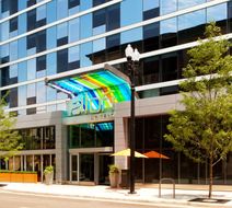 Aloft Chicago Downtown River North Exterior