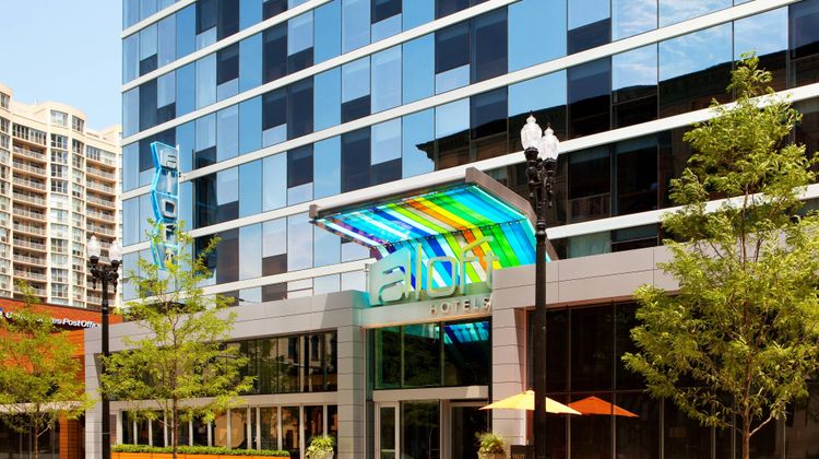Aloft Chicago Downtown River North Exterior
