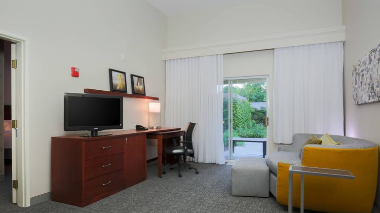 Courtyard Chico Suite