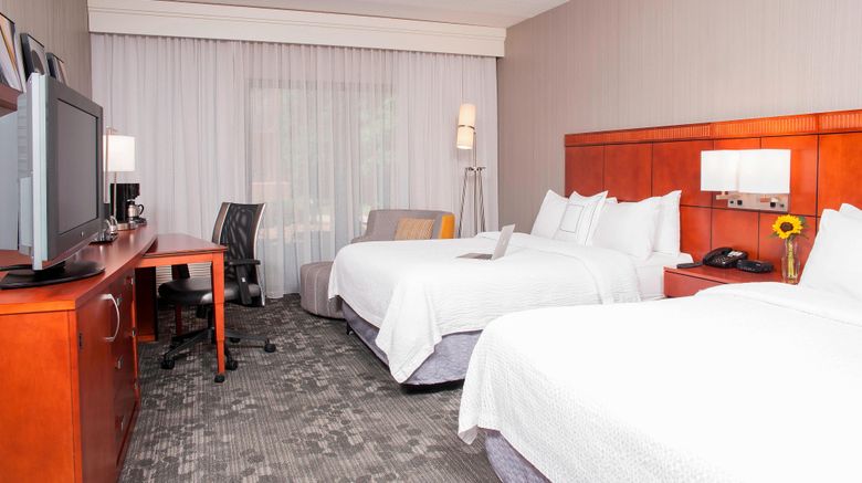 <b>Courtyard Chicago Glenview/Northbrook Room</b>. Images powered by <a href="https://www.leonardoworldwide.com/" title="Leonardo Worldwide" target="_blank">Leonardo</a>.
