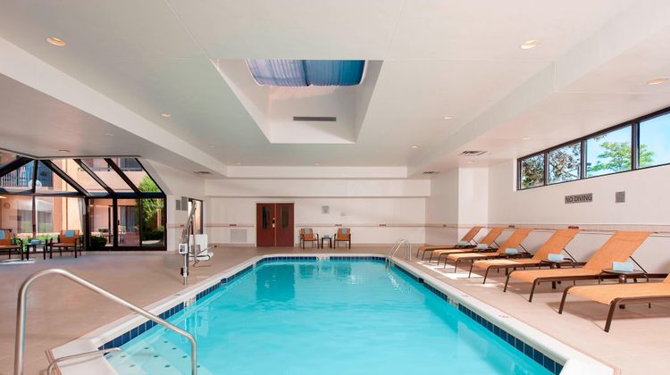 Courtyard Chicago Glenview/Northbrook Pool