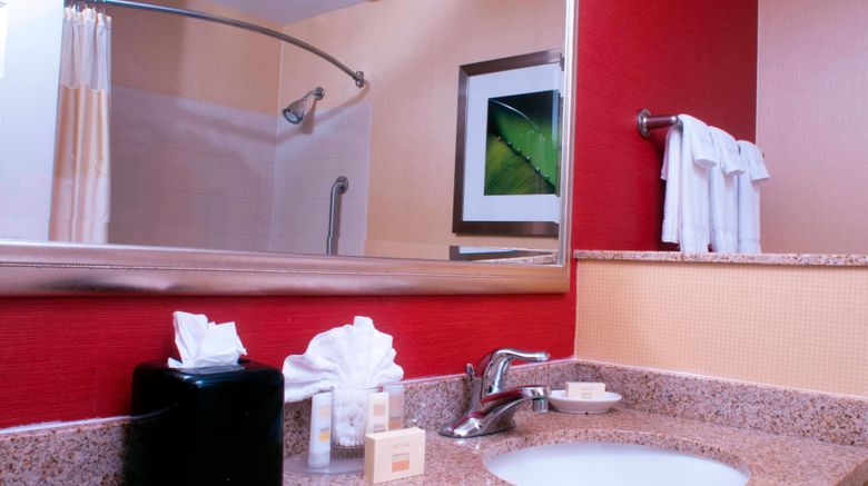 <b>Courtyard Middlebury Marriott Room</b>. Images powered by <a href="https://www.leonardoworldwide.com/" title="Leonardo Worldwide" target="_blank">Leonardo</a>.