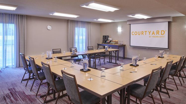 Courtyard by Marriott Detroit Warren Meeting