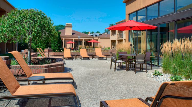 Courtyard by Marriott Detroit Warren Exterior