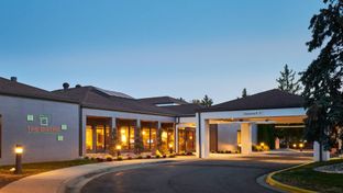 Courtyard by Marriott Detroit Warren