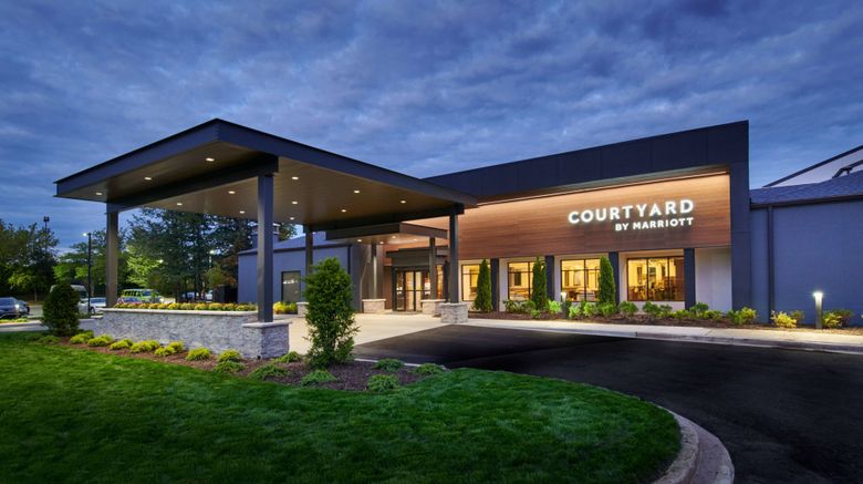 <b>Courtyard Chicago Lincolnshire Exterior</b>. Images powered by <a href="https://www.leonardoworldwide.com/" title="Leonardo Worldwide" target="_blank">Leonardo</a>.
