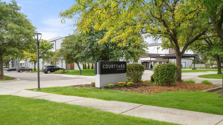 <b>Courtyard Detroit Metro Airport Romulus Exterior</b>. Images powered by <a href="https://www.leonardoworldwide.com/" title="Leonardo Worldwide" target="_blank">Leonardo</a>.