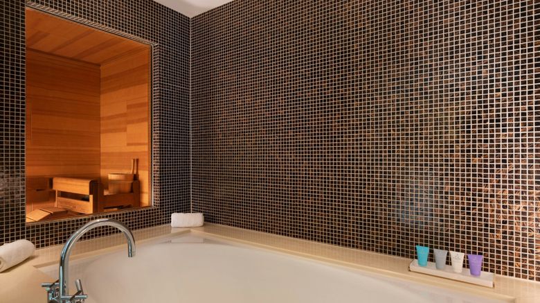 <b>JW Marriott Hotel Frankfurt Room</b>. Images powered by <a href="https://www.leonardoworldwide.com/" title="Leonardo Worldwide" target="_blank">Leonardo</a>.